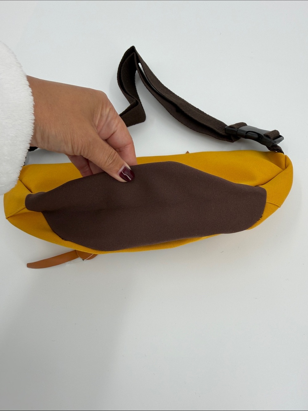 The North Face Mustard Yellow Belt Bag with Brown Strap - Picture 4 of 4